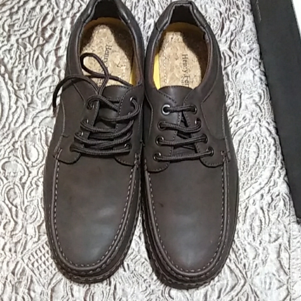 Men shoe in excellent condition. Never worn